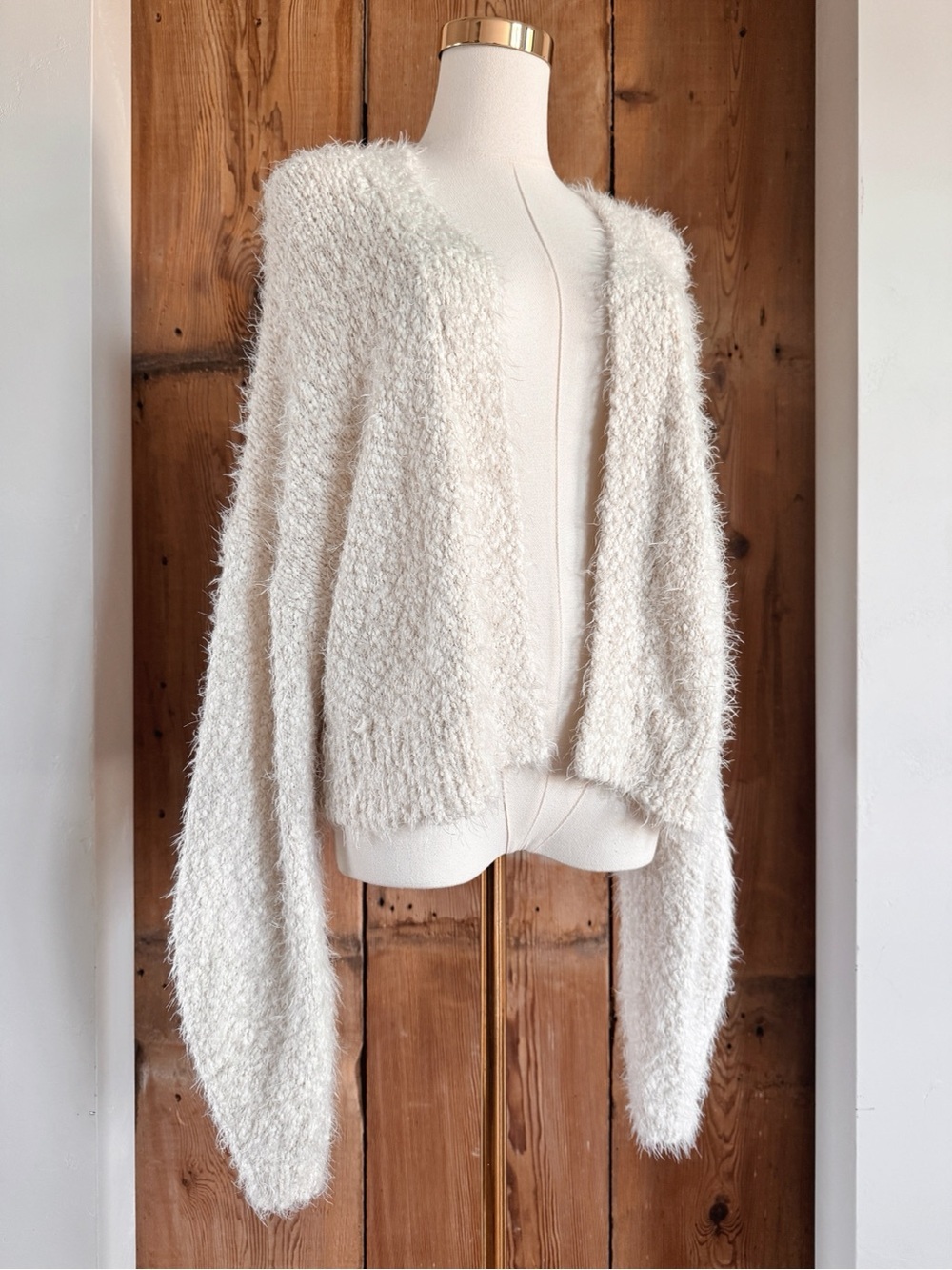 Sz S Urban Outfitters White & Cream Riona Open Front Fuzzy Knit Cardigan NWOT
